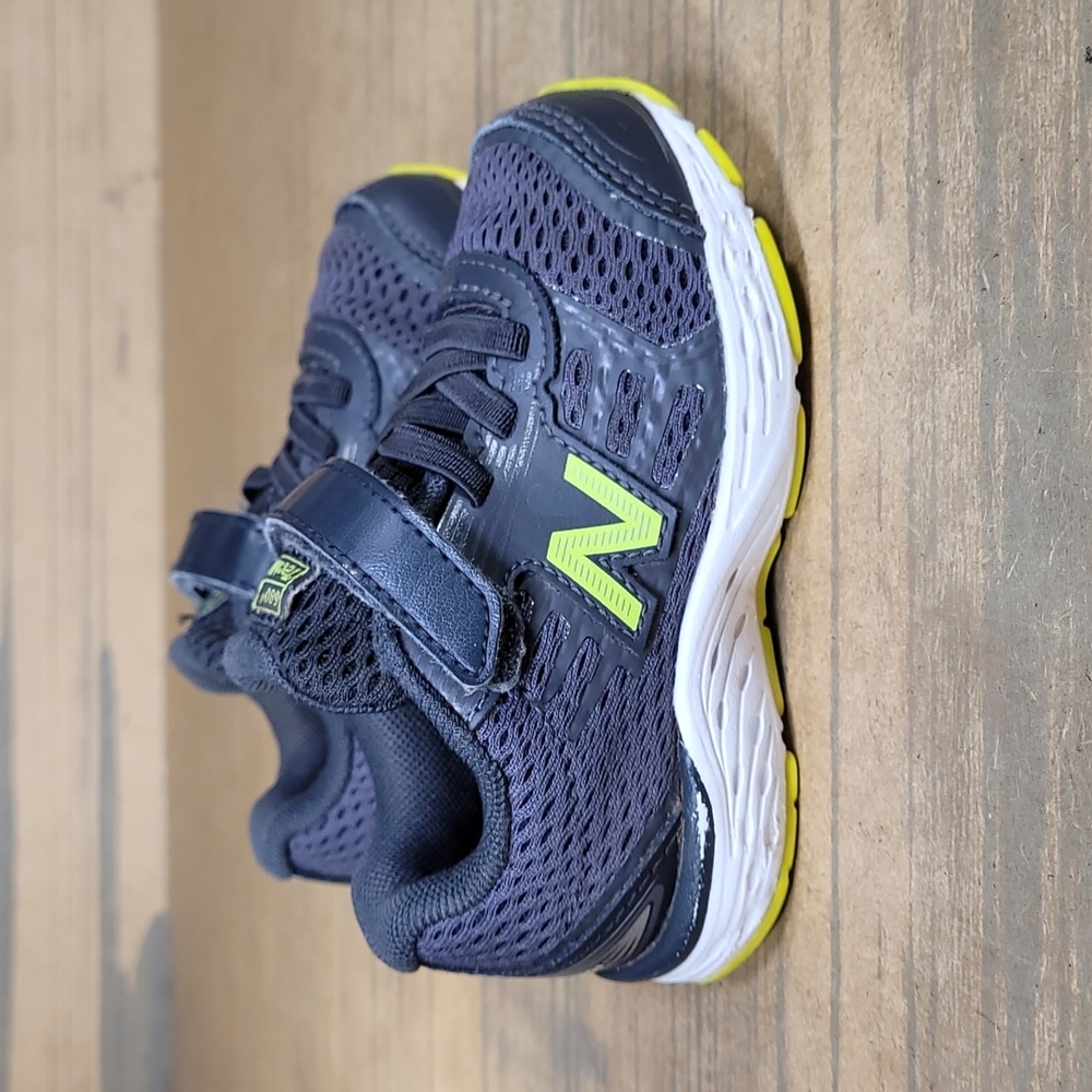 New Balance Kids Navy and Lime Green Sneakers